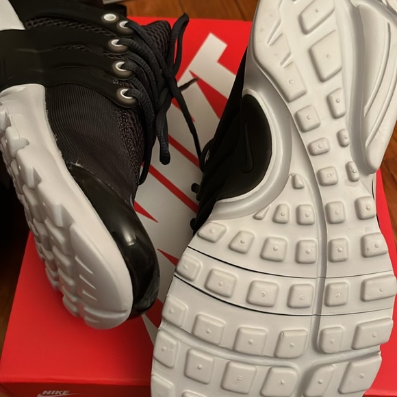Size 3 kids Nike prestos. Never worn! - Picture 3 of 3